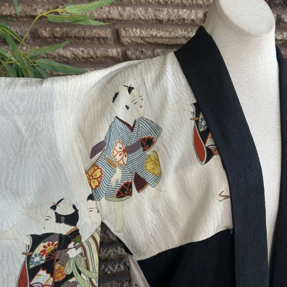 Japanese Vintage 100% Silk Haori Kimono Jacket Robe Children Playing in a Line - Picture 15 of 16